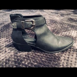 American Eagle black booties with side buckle